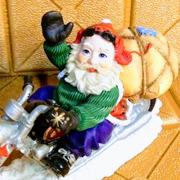 SANTA ON A MOTORCYCLE W/SACK OF GIFTS - Picture 6 of 6